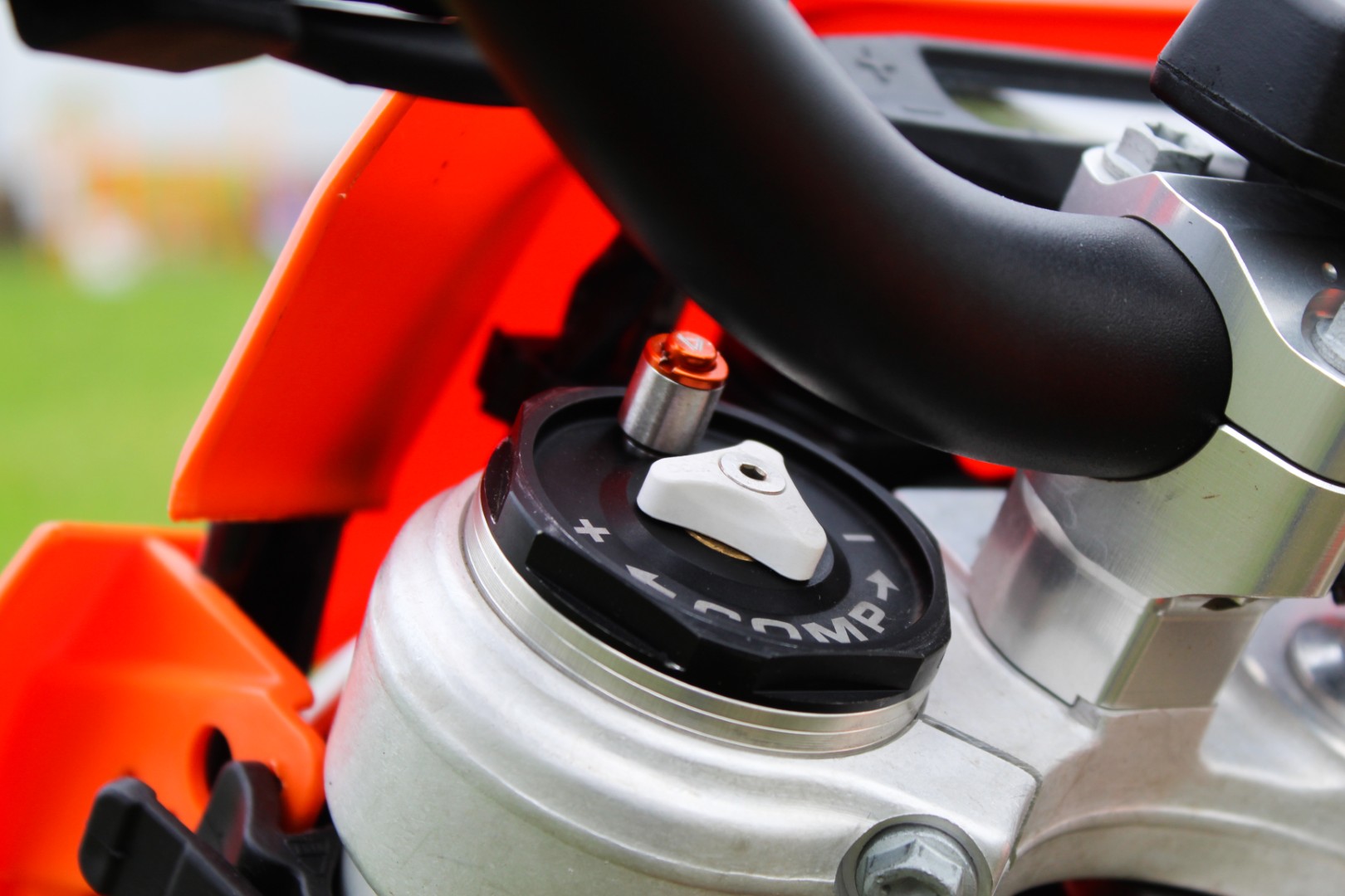 Purgadores de suspensão Pretos KAYABA / SHOWA M5x0.8mm - Image 6